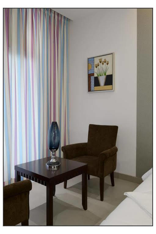 Oyo 710 Hotel Kshitij Πούνε Εξωτερικό φωτογραφία